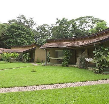 Dik Dik Hotel Arusha Buitenkant foto